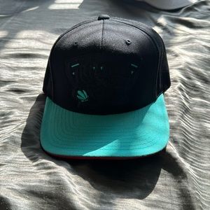 Mitchell & Ness Throwback Vancouver Grizzlies Snapback